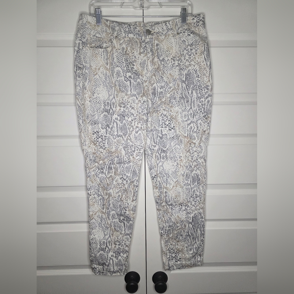 Chico's 12R Womens So Slimming Girlfriend Slim Leg Ankle Snakeskin Print